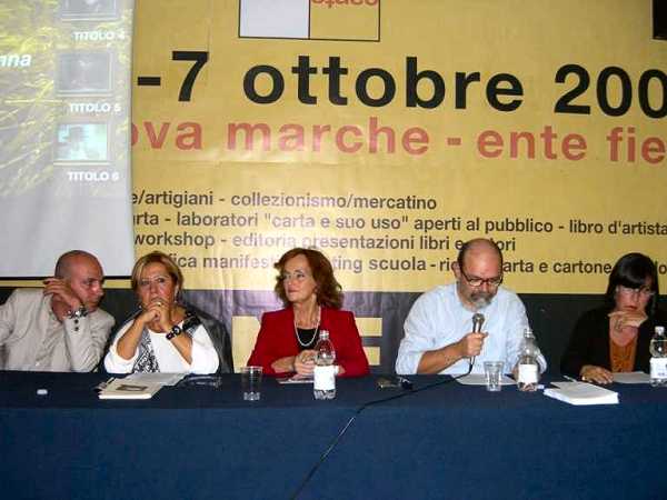Il tavolo dei relatori durante l'intervento di Sergio Fucchi (foto di Mauro Brattini)