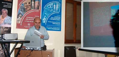 Il prof. Raimondo Giustozzi durante la conferenza
