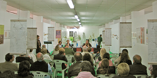 Panoramica del convegno che si è svolto all'interno dello spazio dedicato alla Mostra Sibilla Aleramo per pensieri e per immagini curata dal Centro Studi Civitanovesi e dall'Associazione NOVA di Civitanova Marche