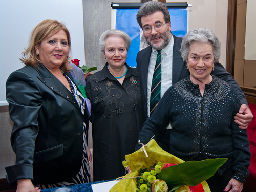 Foto di gruppo: Giulietta Bascioni Brattini, le sorelle Martelini e Alvise Manni (foto di Sergio Fucchi)