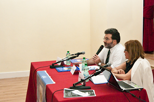 Un momento della presentazione: il dott. Alvise Manni e i dott. Giulitta Bascioni Brattini, curatore del volume (foto Sergio Fucchi).